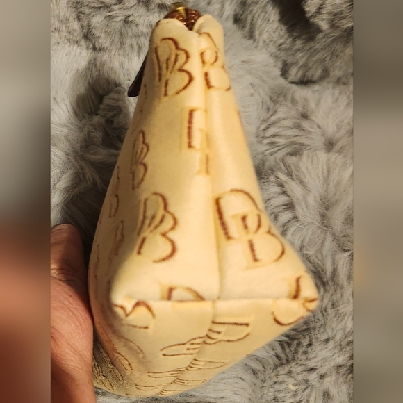 Dooney & Bourke Tan Monogram Cosmetic Bag Or Coin Pouch - Picture 3 of 7